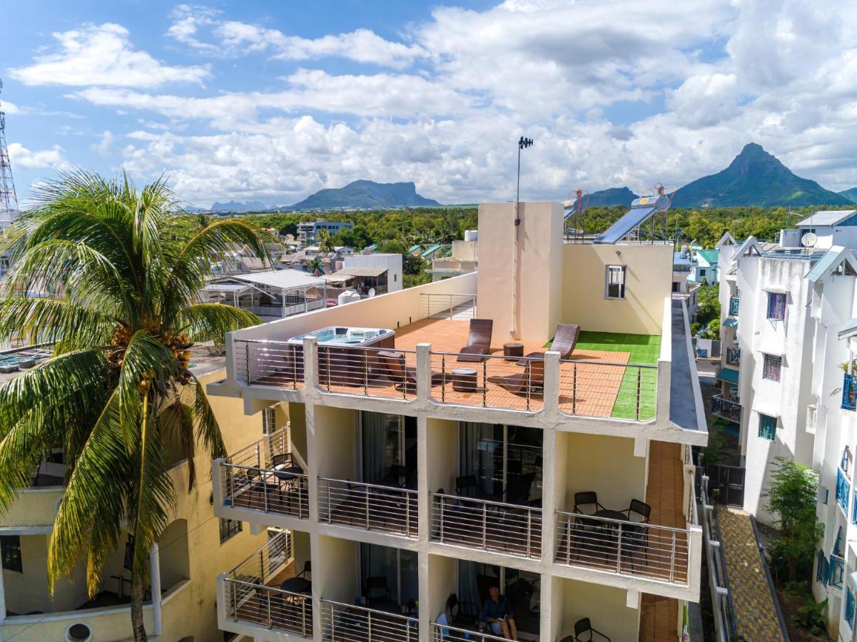 C-View Apartments Flic en Flac Экстерьер фото