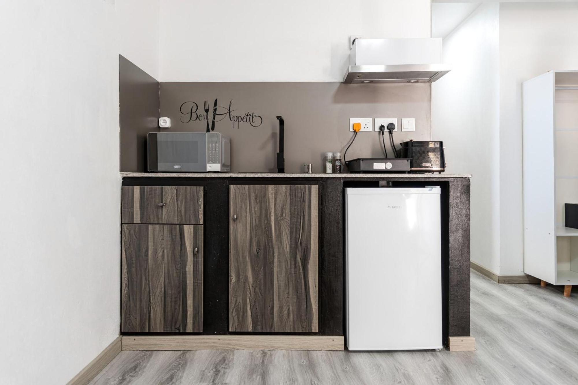 C-View Apartments Flic en Flac Экстерьер фото