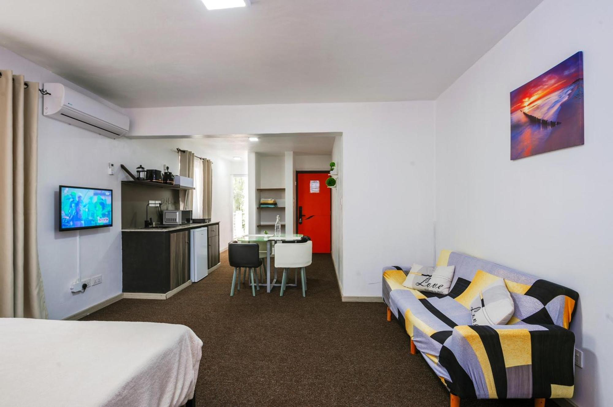 C-View Apartments Flic en Flac Экстерьер фото